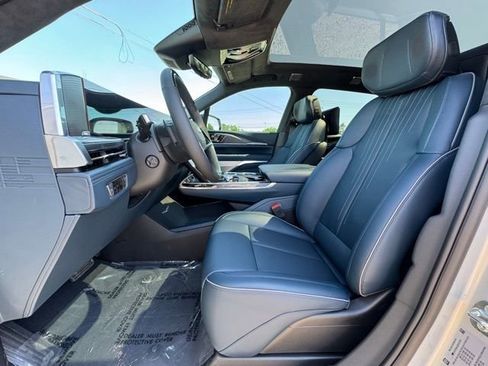 New 2025 Cadillac Escalade IQ Luxury 2 image 21