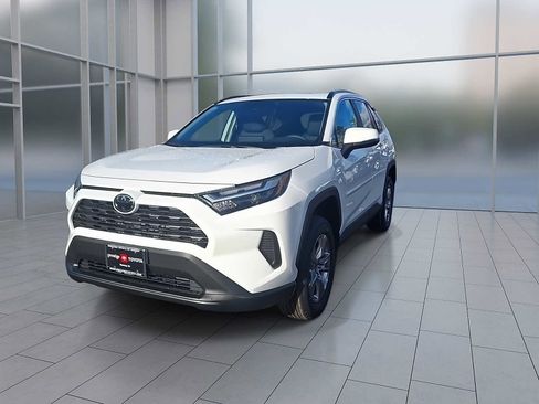 New 2025 Toyota RAV4 XLE image 4