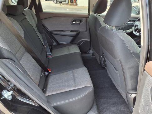 Used 2023 Nissan Rogue SV AWD/4WD image 12