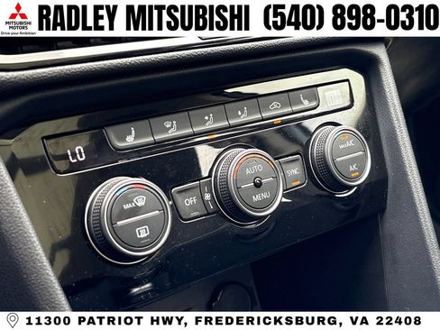 Used 2024 Volkswagen Taos SE w/ Panoramic Sunroof Package AWD/4WD image 10