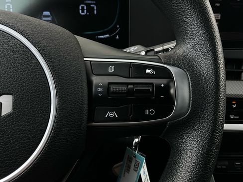 Used 2025 Kia Sportage LX image 33