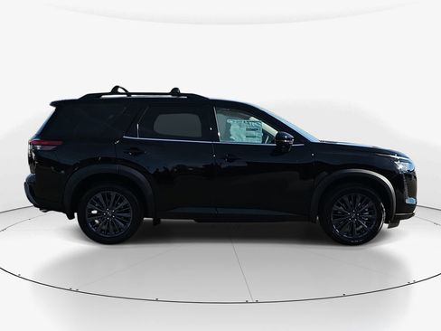 New 2026 Nissan Pathfinder SL w/ SL Premium Package AWD/4WD image 4