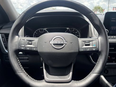 Used 2025 Nissan Rogue SV AWD/4WD image 30