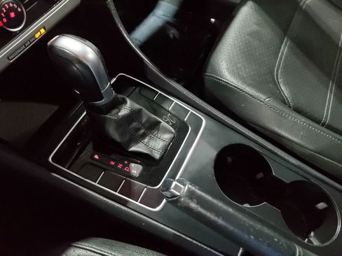 Used 2015 Volkswagen Passat 1.8T Wolfsburg Edition image 30