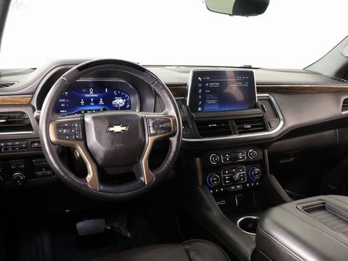 Used 2024 Chevrolet Suburban High Country w/ Advanced Technology Package AWD/4WD image 2
