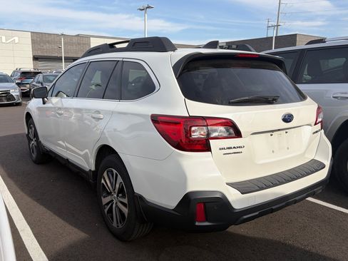 Used 2018 Subaru Outback 2.5i Limited image 4