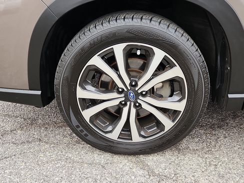 Used 2022 Subaru Forester Limited image 8