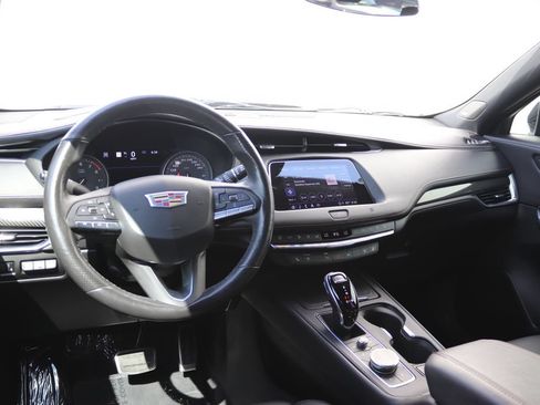 Used 2021 Cadillac XT4 Sport w/ Sun And Sound Package AWD/4WD image 3