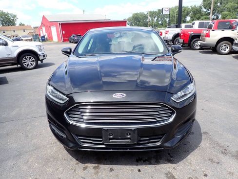 Used 2014 Ford Fusion SE FWD image 2