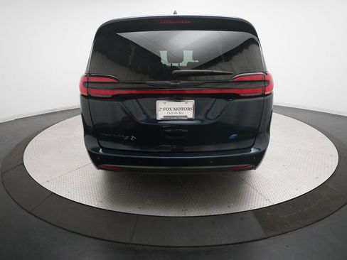 Used 2023 Chrysler Pacifica Touring-L w/ S Appearance Package image 27
