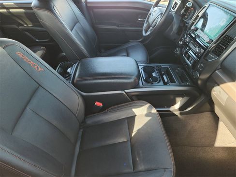 Used 2021 Nissan Titan PRO-4X w/ Pro-4x Convenience Package image 10