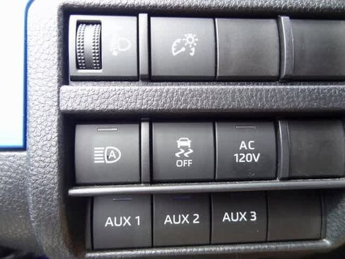 Used 2024 Toyota Tacoma TRD Sport w/ TRD Sport Upgrade Package image 11