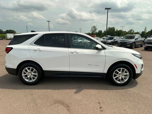 Used 2024 Chevrolet Equinox LT AWD/4WD image 34
