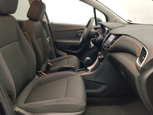 Used 2020 Chevrolet Trax LT FWD image 21
