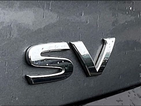 Used 2023 Nissan Versa SV FWD image 7