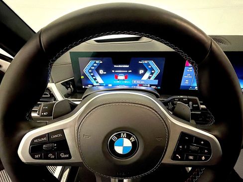 Used 2025 BMW X7 M60i w/ Climate Comfort Package image 13