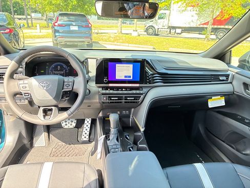 New 2026 Toyota Camry SE FWD image 17
