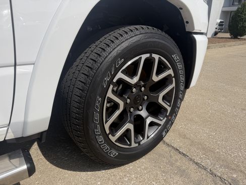 Used 2025 RAM 1500 Laramie w/ Sport Appearance Package AWD/4WD image 23