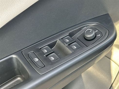 New 2026 Volkswagen Taos S image 17