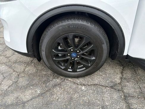 Used 2022 Ford Escape SE image 26