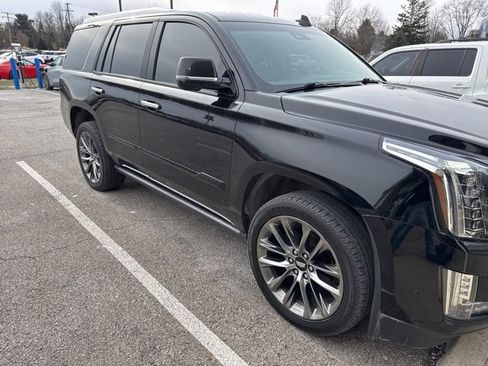 Used 2019 Cadillac Escalade Premium Luxury w/ Escalade Sport Edition image 3