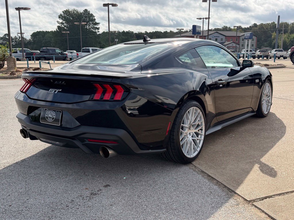 Used 2025 Ford Mustang GT RWD image 8