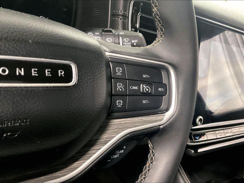 Used 2024 Jeep Wagoneer L Series III w/ Flexible Seating Group image 24