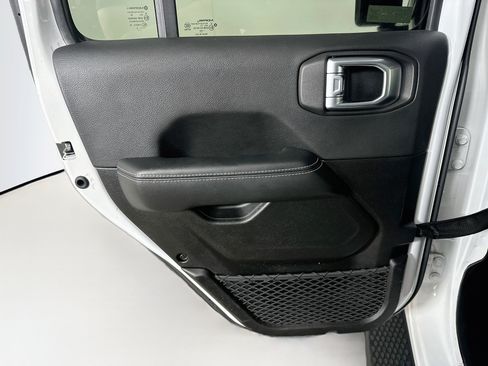 Used 2023 Jeep Wrangler Unlimited Sahara w/ Cold Weather Group AWD/4WD image 26