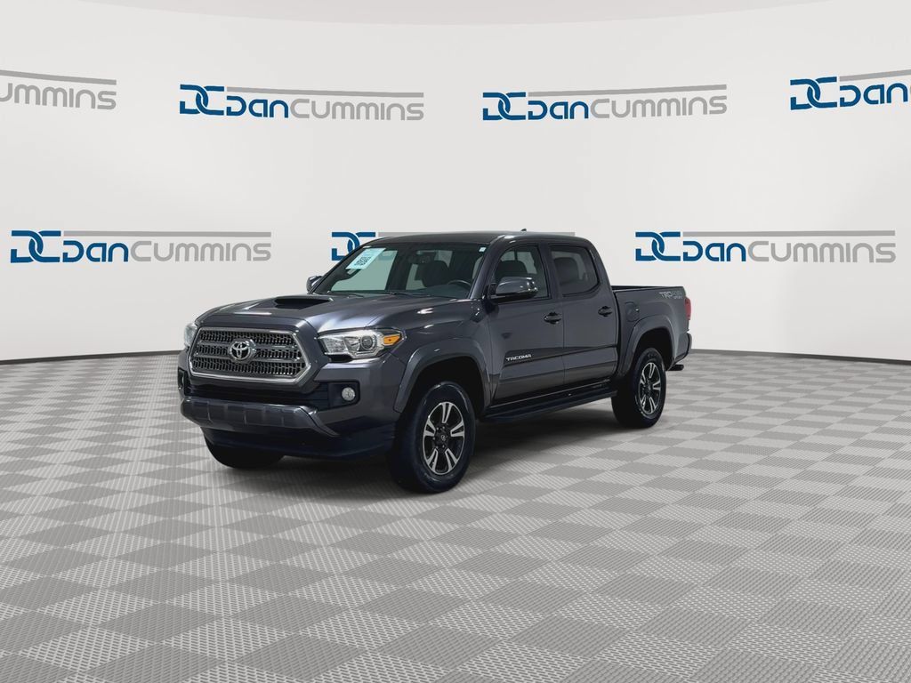 Used 2016 Toyota Tacoma TRD Sport w/ Towing Package AWD/4WD image 4