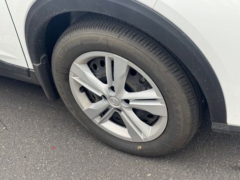 Used 2025 Nissan Kicks Play S image 5