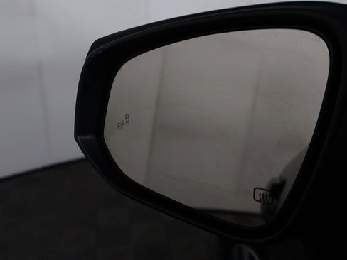 Used 2022 Toyota Highlander XLE image 36