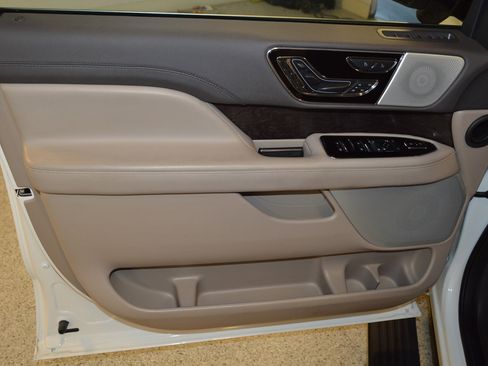 Used 2023 Lincoln Navigator L Reserve image 15