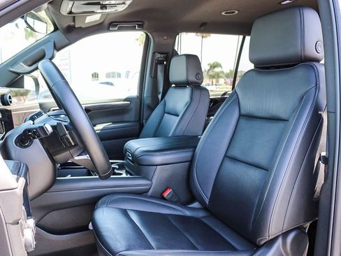 Used 2025 Chevrolet Tahoe LT AWD/4WD image 18