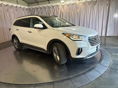 Used 2018 Hyundai Santa Fe Limited FWD image 2