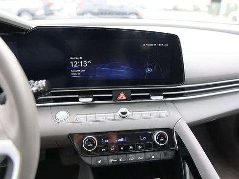 Certified 2023 Hyundai Elantra SEL w/ Convenience Package FWD image 19