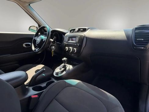 Used 2015 Kia Soul FWD image 16