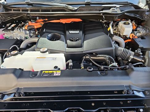 Certified 2023 Toyota Sequoia Platinum image 24