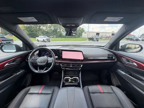 Used 2024 Chevrolet Traverse RS w/ LPO, Floor Liner Package AWD/4WD image 10