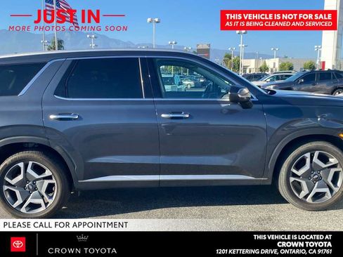 Used 2025 Hyundai Palisade SEL FWD image 3