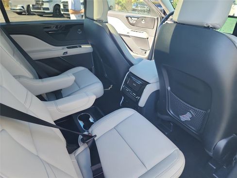 New 2026 Lincoln Aviator 2WD image 26