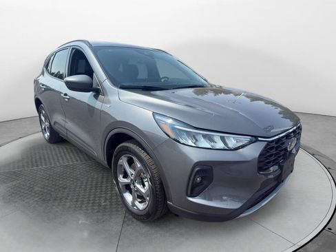 Certified 2025 Ford Escape ST-Line Select AWD/4WD image 4