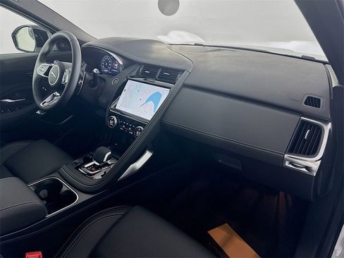 New 2024 Jaguar E-PACE R-Dynamic SE image 29