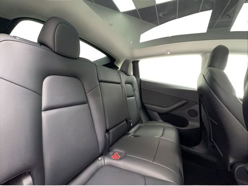 Used 2022 Tesla Model Y Performance image 26