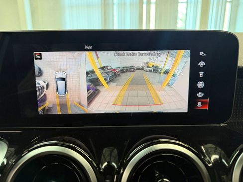 Used 2020 Mercedes-Benz GLB 250 4MATIC image 33