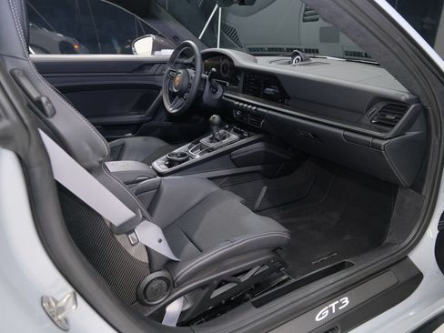 Used 2026 Porsche 911 GT3 RWD image 32