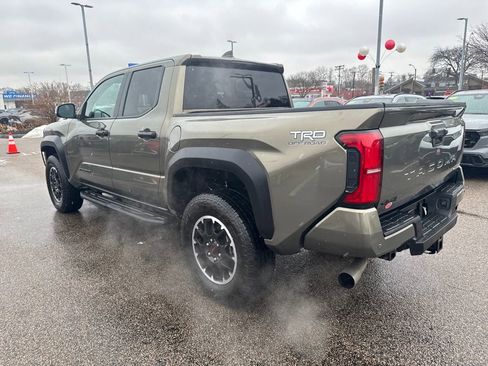 Used 2025 Toyota Tacoma TRD Off-Road w/ TRD Off Road Upgrade Package image 5