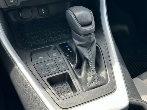 Used 2020 Toyota RAV4 XLE w/ Convenience Package AWD/4WD image 26