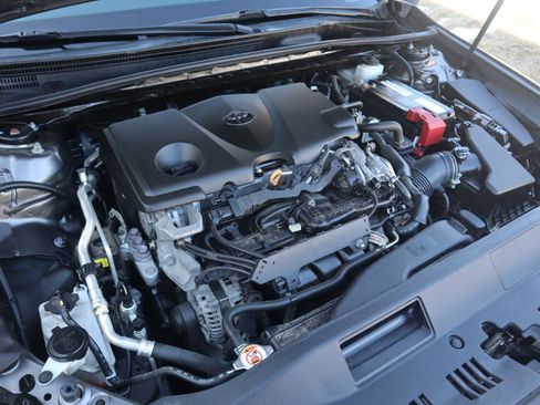 Used 2019 Toyota Camry SE w/ Carpet Mat Package image 28