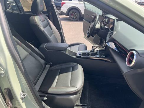 Used 2024 Chevrolet Trax RS w/ Sunroof Package FWD image 42