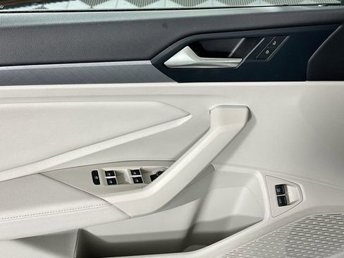 Used 2024 Volkswagen Jetta SE w/ Panoramic Sunroof Package image 25